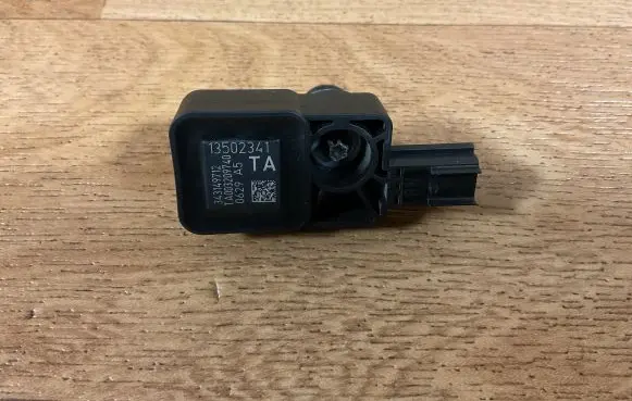 Opel Insignia A Airbag deployment crash/impact sensor 13502341
