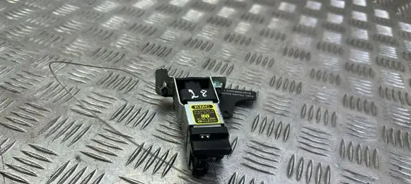 Fuel tank cap lock