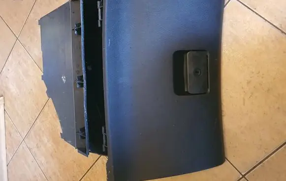 Peugeot 307 Glove box 9634503877 M29991