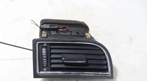 Skoda Superb B6 (3T) Dashboard side air vent grill/cover trim