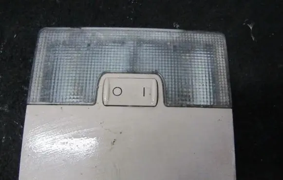 Audi A6 S6 C5 4B Front seat light 4b0947105