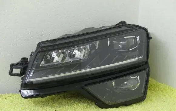 Skoda Karoq Headlight/headlamp 57B941015B