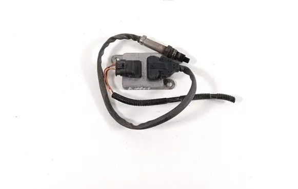 BMW 3 E90 E91 Lambda probe sensor 7587130