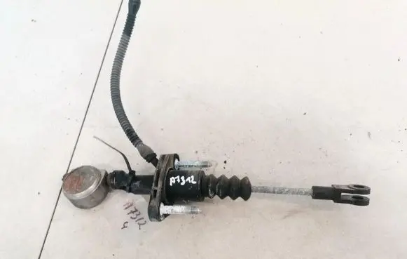 Opel Astra G Clutch master cylinder 