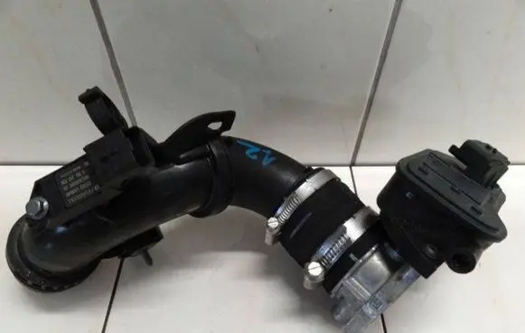Citroen Berlingo Throttle body valve 9842936880