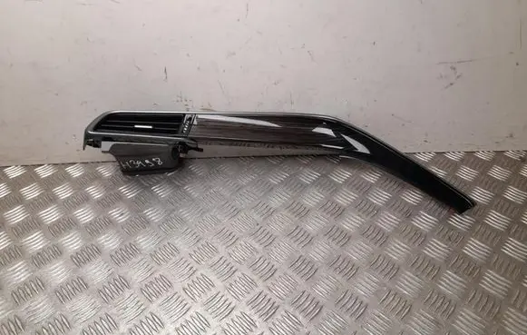 Toyota Camry VIII XV70 Dash center air vent grill 5567033350