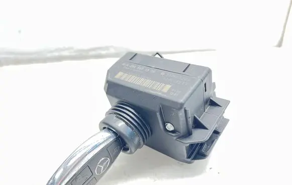 Mercedes-Benz C W204 Ignition lock A2045451308
