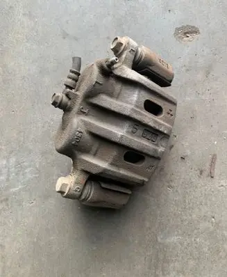 Mitsubishi Outlander Front brake caliper