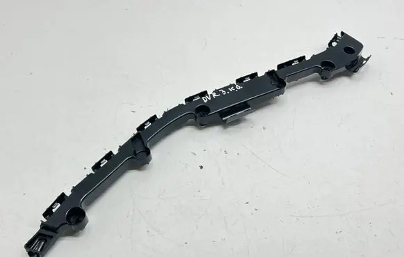 Rear bumper mounting bracket