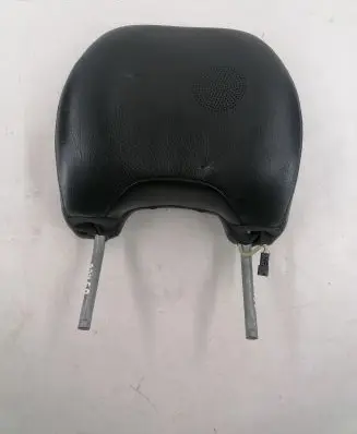 Volvo V70 Front seat headrest 