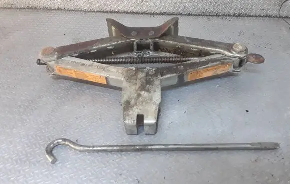 Nissan X-Trail T30 Lift Jack 