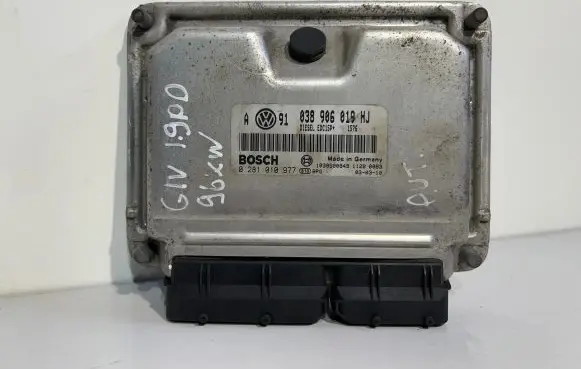 Volkswagen PASSAT B7 Engine control unit/module 038906019HJ 1039S00849 0281010977