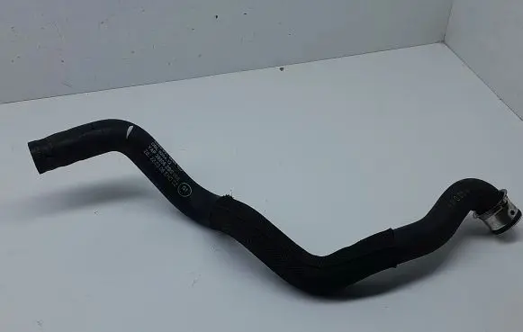 Mercedes-Benz C W204 Engine coolant pipe/hose A2045010982