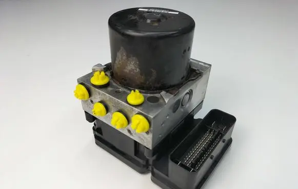 Ford Focus ABS Pump BV612C405AJ