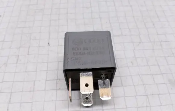 Audi A6 S6 C5 4B Other relay 8D0951253A V23134B52X301