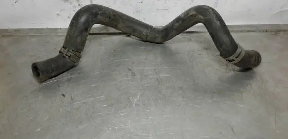 Coolant pipe/hose