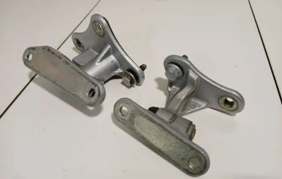 Mercedes-Benz ML W164 Front door hinge set 