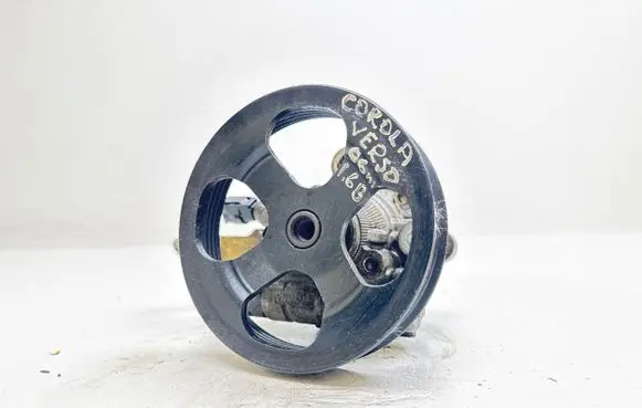 Toyota Corolla Verso AR10 Power steering pump