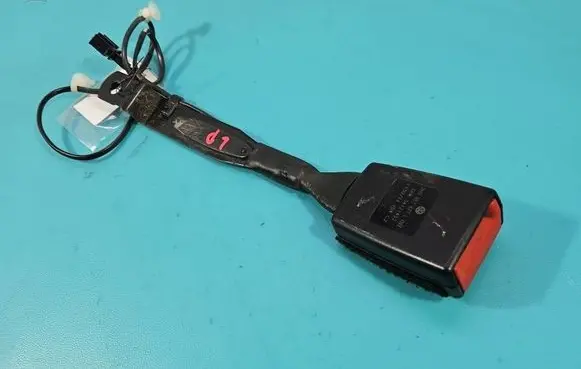 Volkswagen Caddy Front seatbelt 2H0857877L IMPRK1586099