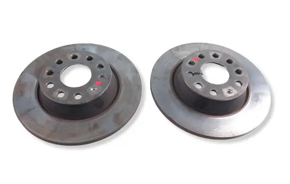 Volkswagen PASSAT B6 Rear brake disc 