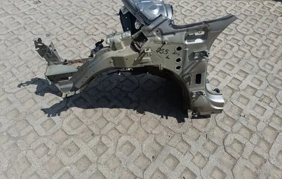 Citroen DS5 Bumper support mounting bracket corner 