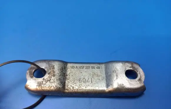 Mercedes-Benz E W212 other engine part A6512010040