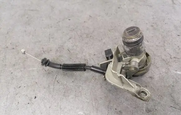 Audi A8 S8 D3 4E Tailgate exterior lock 4E0827573