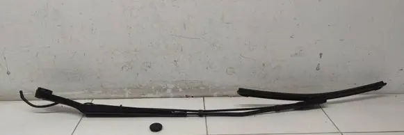 Peugeot 308 Front wiper blade arm 9830981980