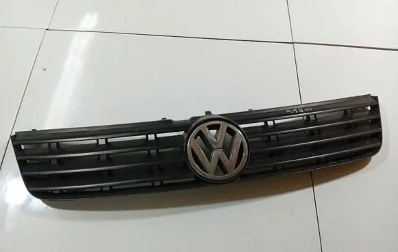 Volkswagen PASSAT B5 Front grill 3B0853653C