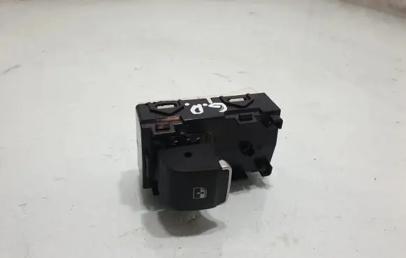 Hyundai Santa Fe Electric window control switch 93576S1110