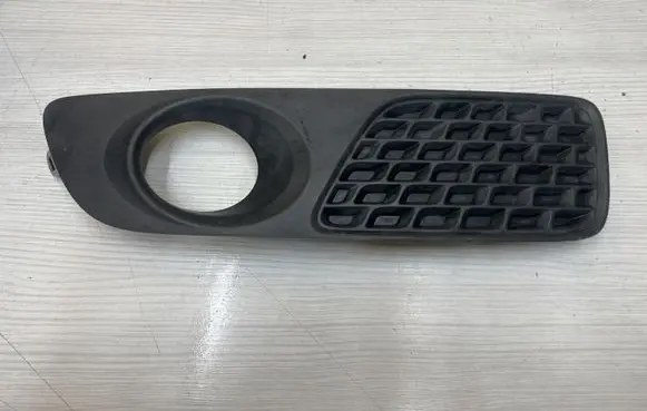 Volvo V70 Front bumper lower grill BP3ED