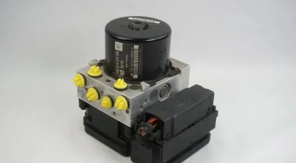 Skoda Octavia Mk2 (1Z) ABS Pump 1K0614517CN 1K0907379BD
