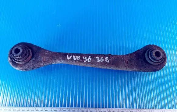 Volkswagen PASSAT B6 Front control arm 1K0501530C