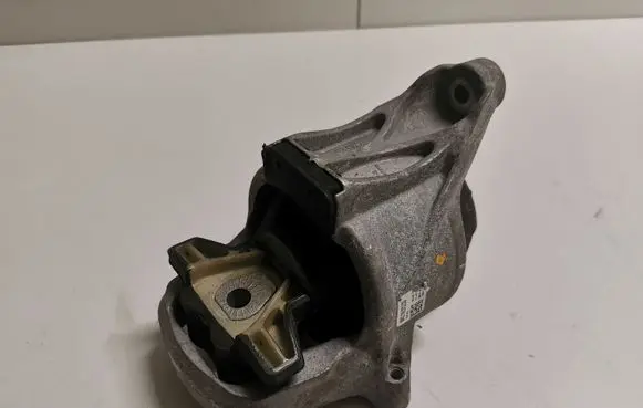 Audi A4 S4 B9 Engine mount bracket 8W0199372CD