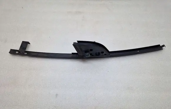 Mercedes-Benz A W168 Front door windshield rail 1687200517