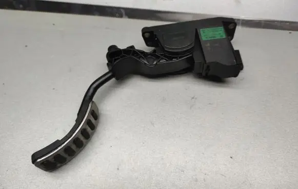 Audi TT Mk1 Accelerator throttle pedal 8N2721503A 0280752234
