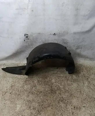 Rear arch fender liner splash guards