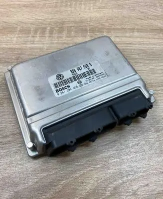Volkswagen PASSAT B5 Engine control unit/module ECU 8D0907558S 0261204956