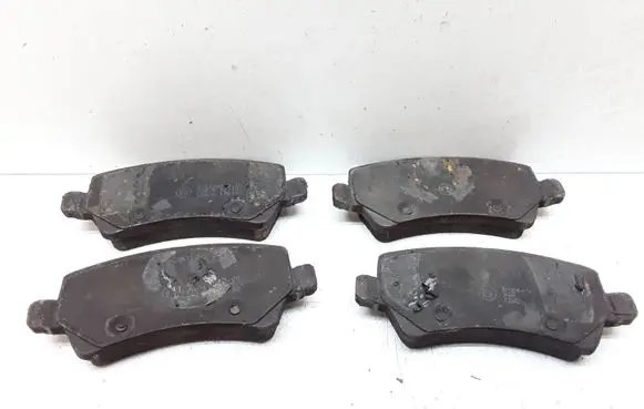 Volvo V70 Brake pads (rear) 