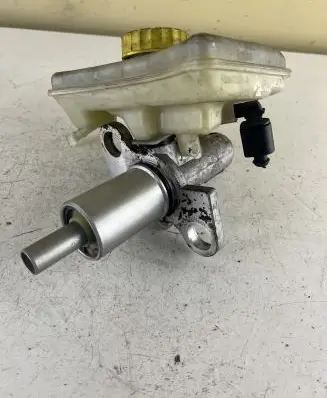 Audi A6 S6 C6 4F Master brake cylinder