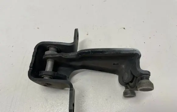 Mercedes-Benz Vito Viano W447 Sliding door upper roller guide/hinge A4477600347