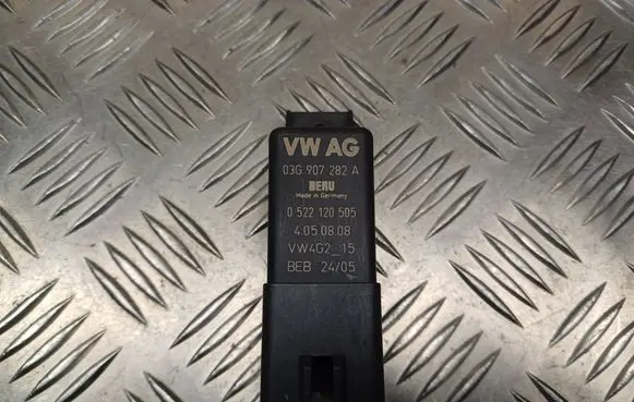 Skoda Octavia Mk2 (1Z) Glow plug pre-heat relay 03G907282A