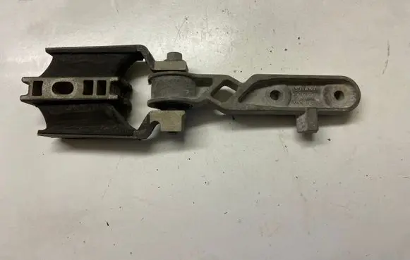 Volvo S90, V90 Gearbox mount 31359890