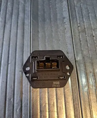 Suzuki Baleno EG Heater blower motor/fan resistor 310077113