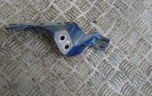 Volkswagen Taigo Fender mounting bracket 