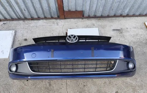 Volkswagen Jetta VI Front bumper Zderzakjetta5c6