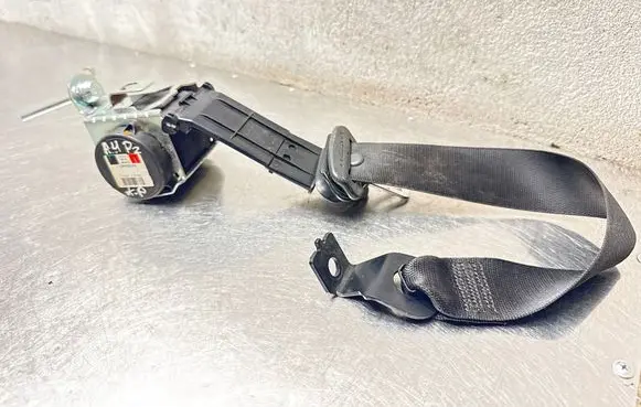 Opel Astra H Front seatbelt 560834901 0085L0000 050928