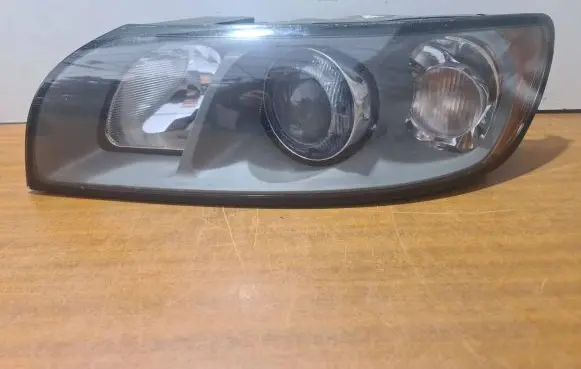 Volvo V50 Headlight/headlamp 31335242 0301198277