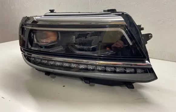 Volkswagen Tiguan Headlight/headlamp 5NB941082A 030110123600