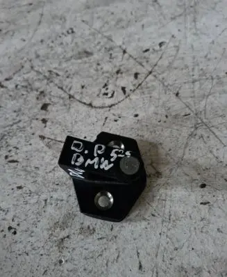 BMW 5 E39 Front door lock loop/hook striker 8176360